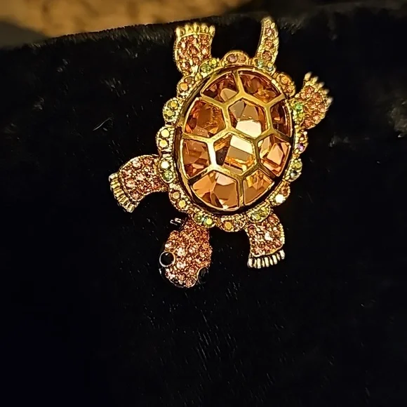 Turtle Brooche - Picture 2 of 6